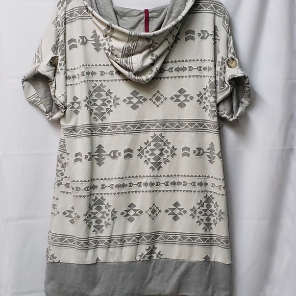 Grey and White Tunic Top With Hood - Picture 2 of 5